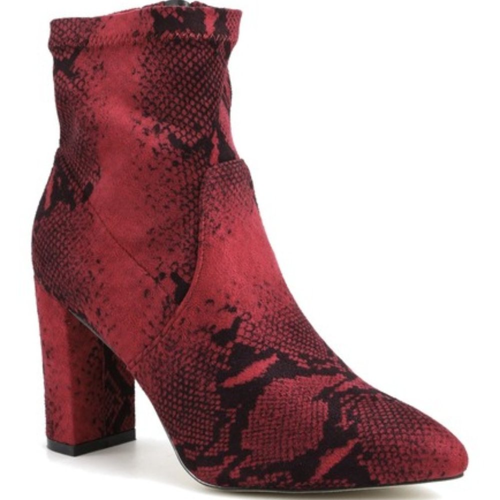 NWOB!  CATHERINE MALANDRINO Reptile Print Fabric Stretch Bootie 10M